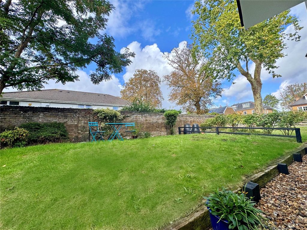 Property photo 3 of 13 Picture No. 18