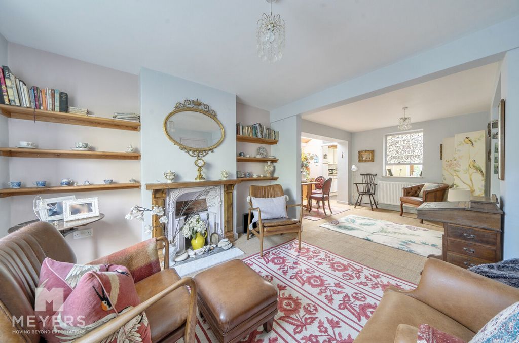 Property photo 3 of 11