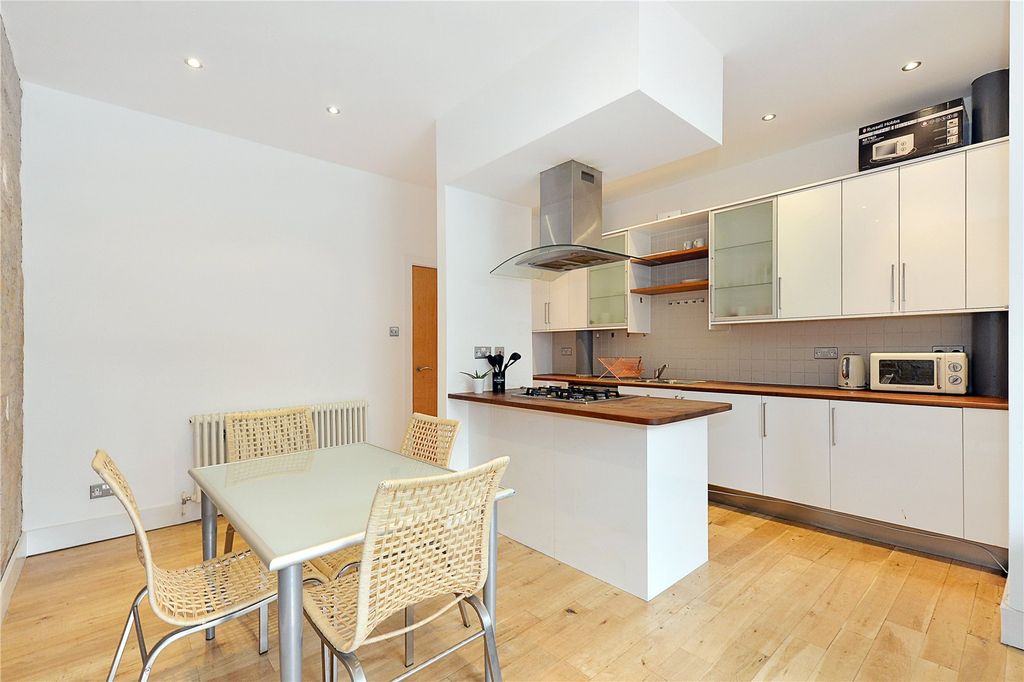 Property photo 3 of 12 Picture No. 10