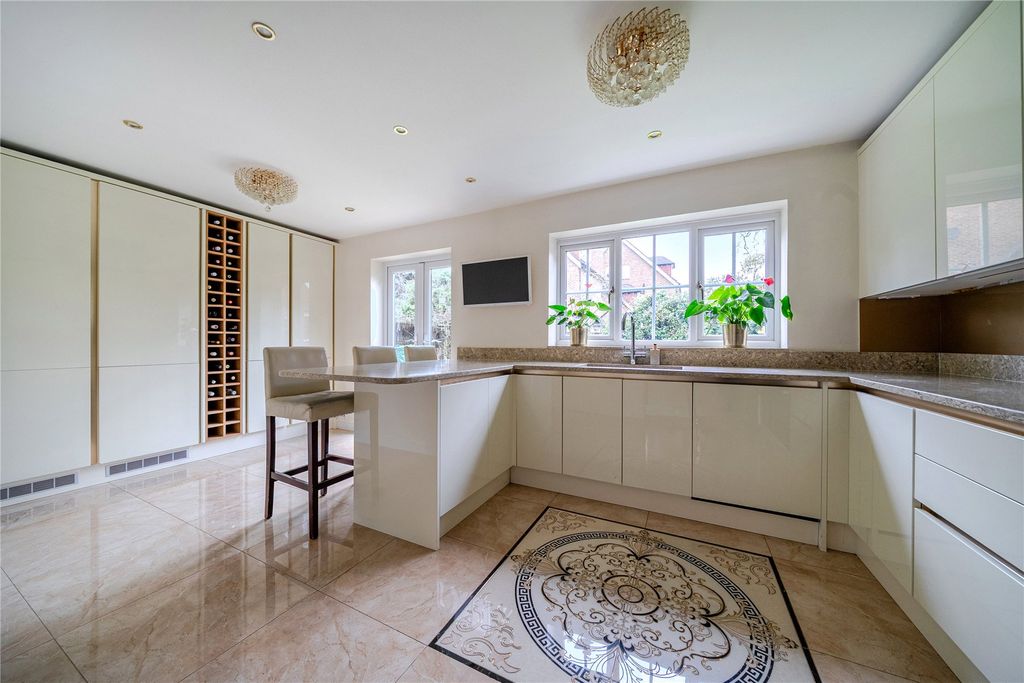Additional image 79 of 6 bed country house for saleSandringham Drive, Dartford, Kent DA2