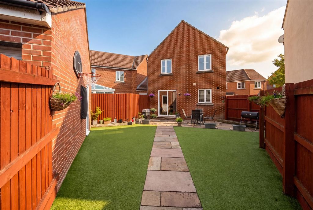 Property photo 2 of 17 Rear Garden