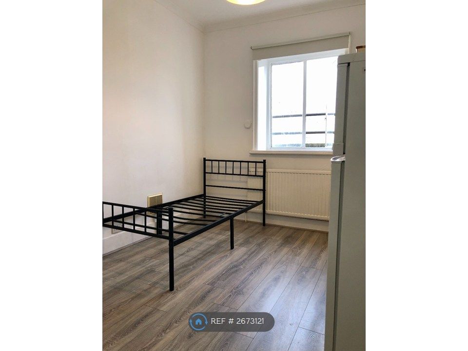 Property photo 2 of 10 Single Room