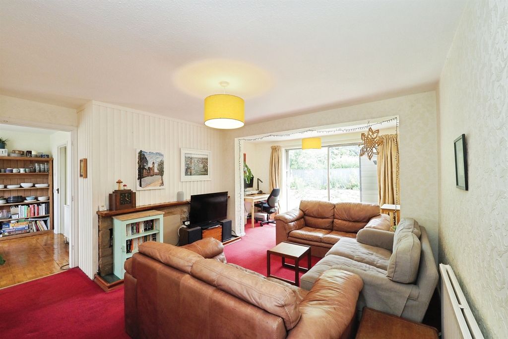 Property photo 2 of 17