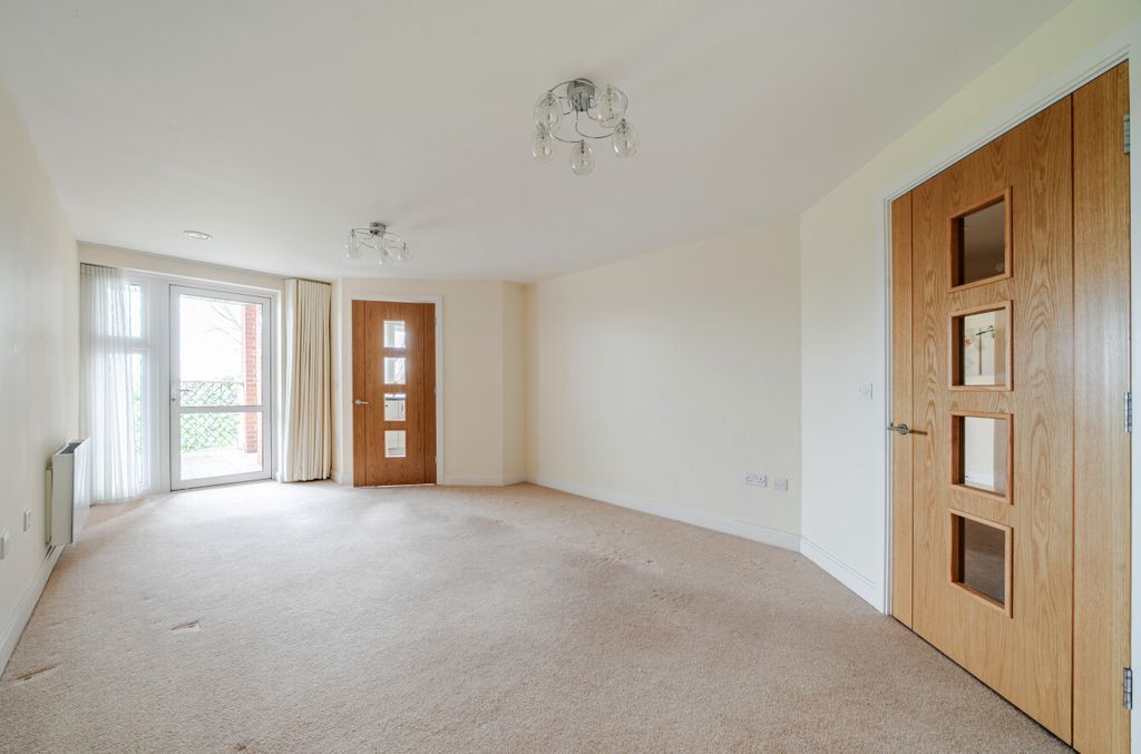 Property photo 2 of 21 1431527-5-69B7F2B...