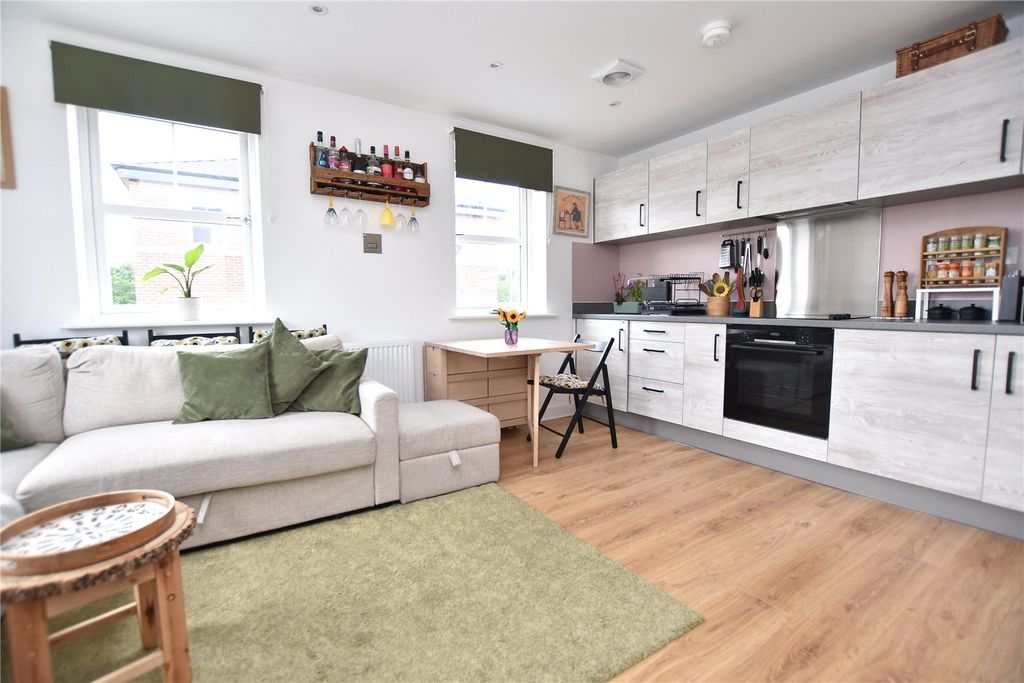 Property photo 2 of 11 Picture No. 08