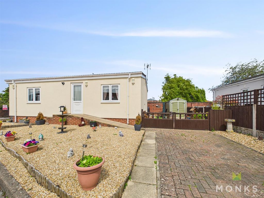 Property photo 3 of 16 Cam01420G0-Pr0659-Still013.Jpg