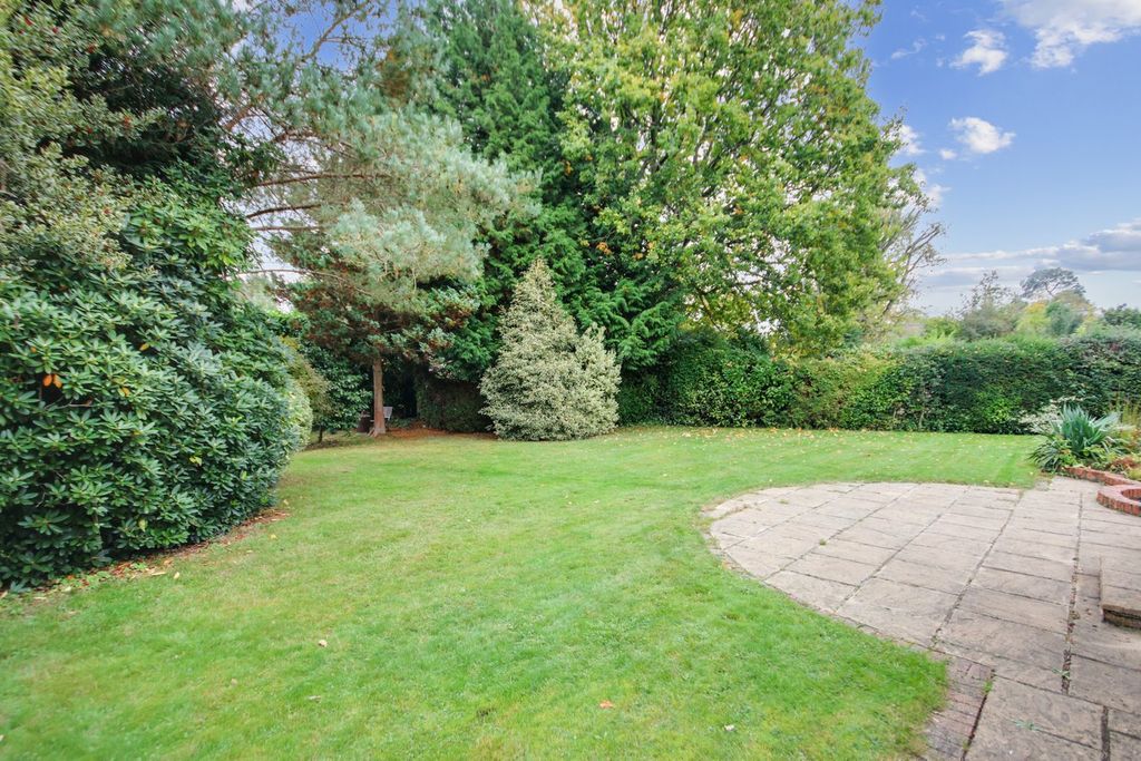 Property photo 2 of 20