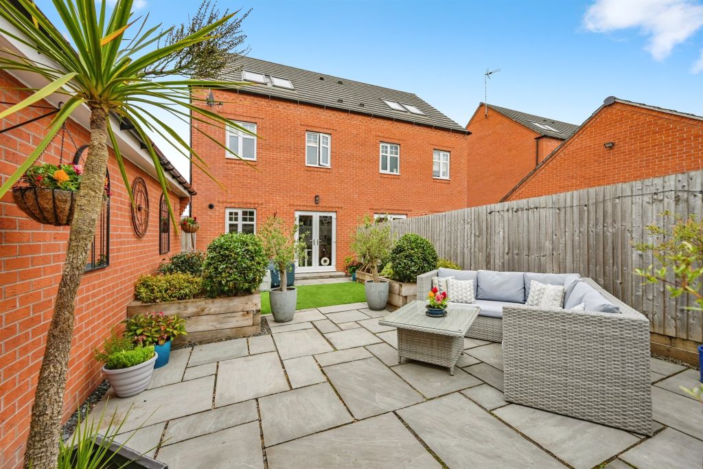 Property photo 2 of 18