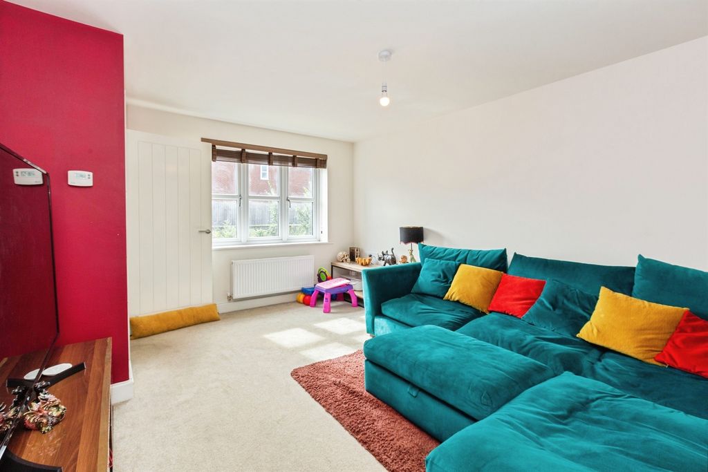 Property photo 2 of 17