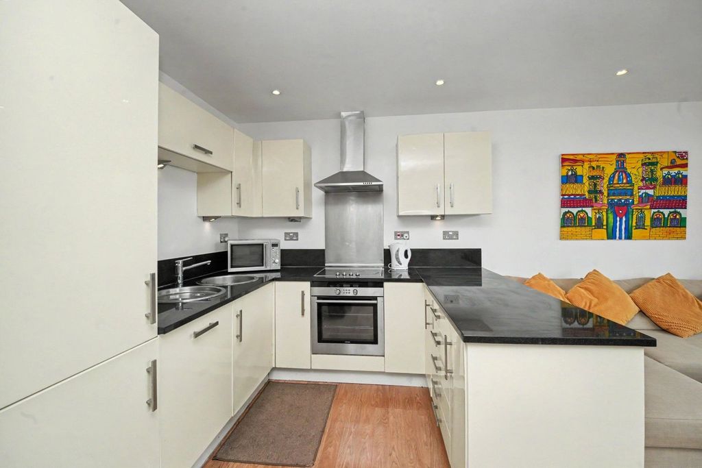 Property photo 3 of 12 Picture No. 01