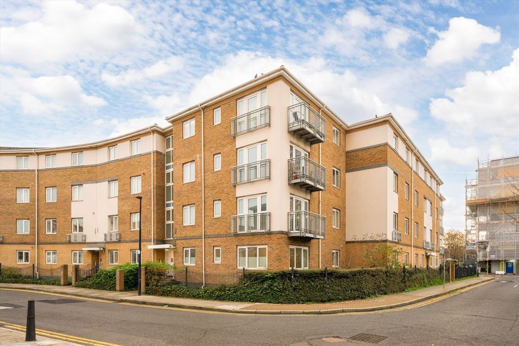 Property photo 1 of 8