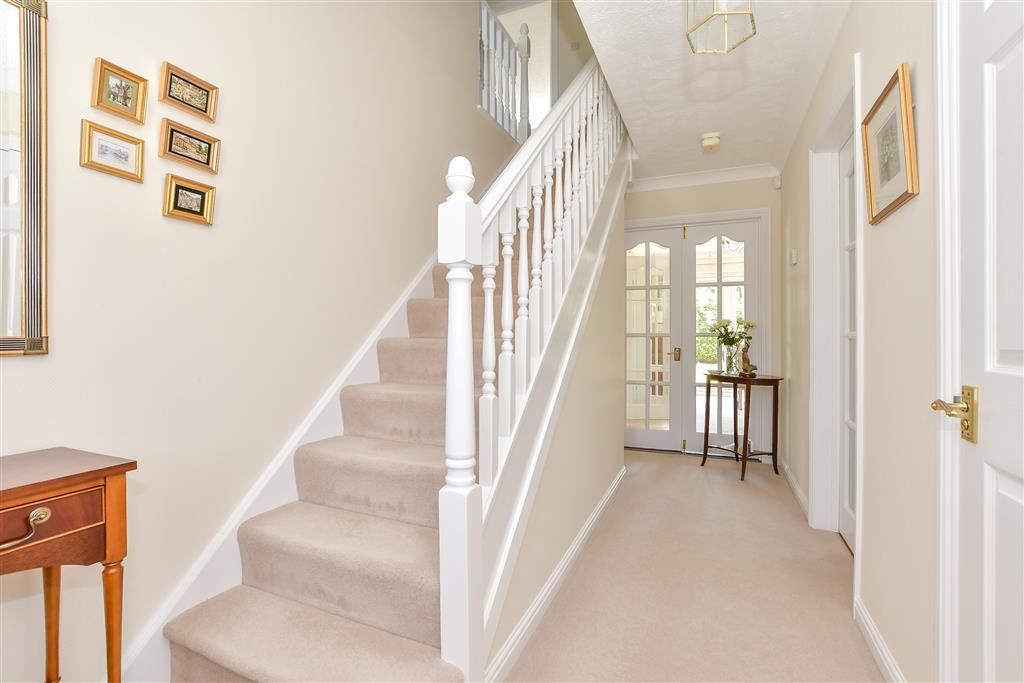Property photo 3 of 15 Entrance Hall