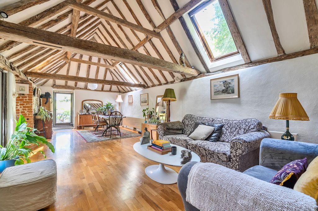 Property photo 2 of 42