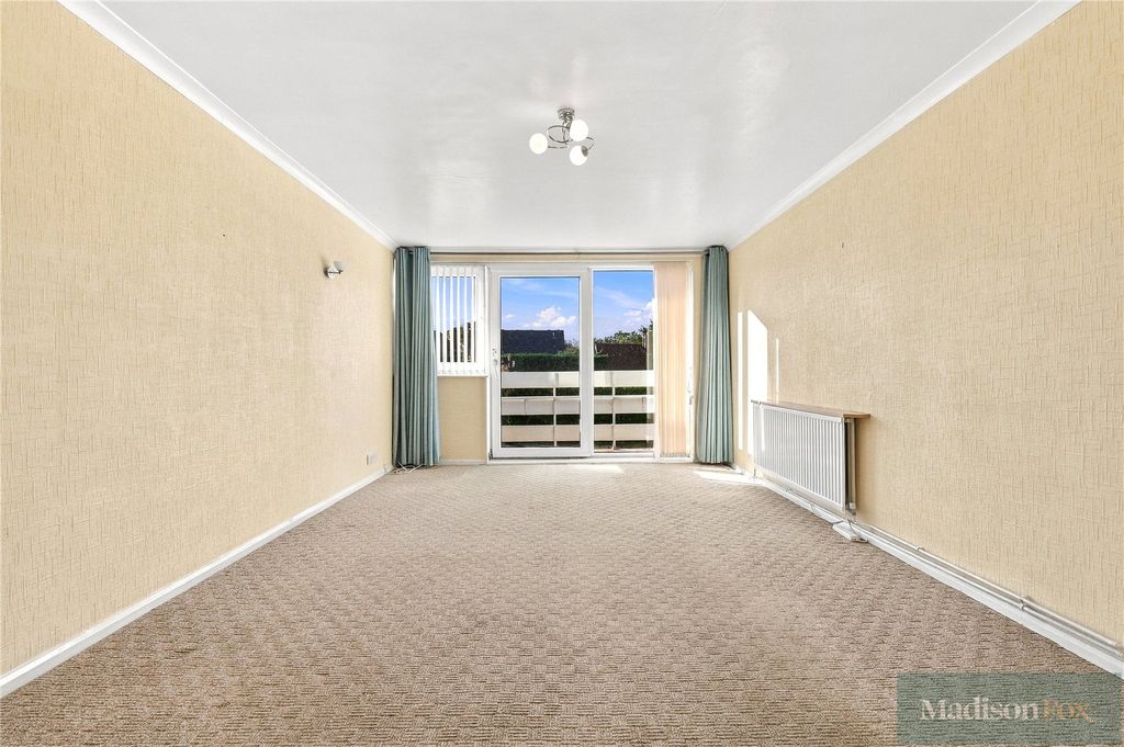 Property photo 2 of 25 Picture No. 13