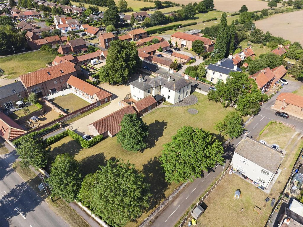 Property photo 2 of 81 Dji_20260624170739_0982_D.Jpg