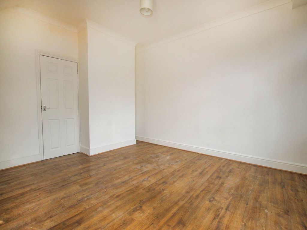 Property photo 3 of 12 Img_9409