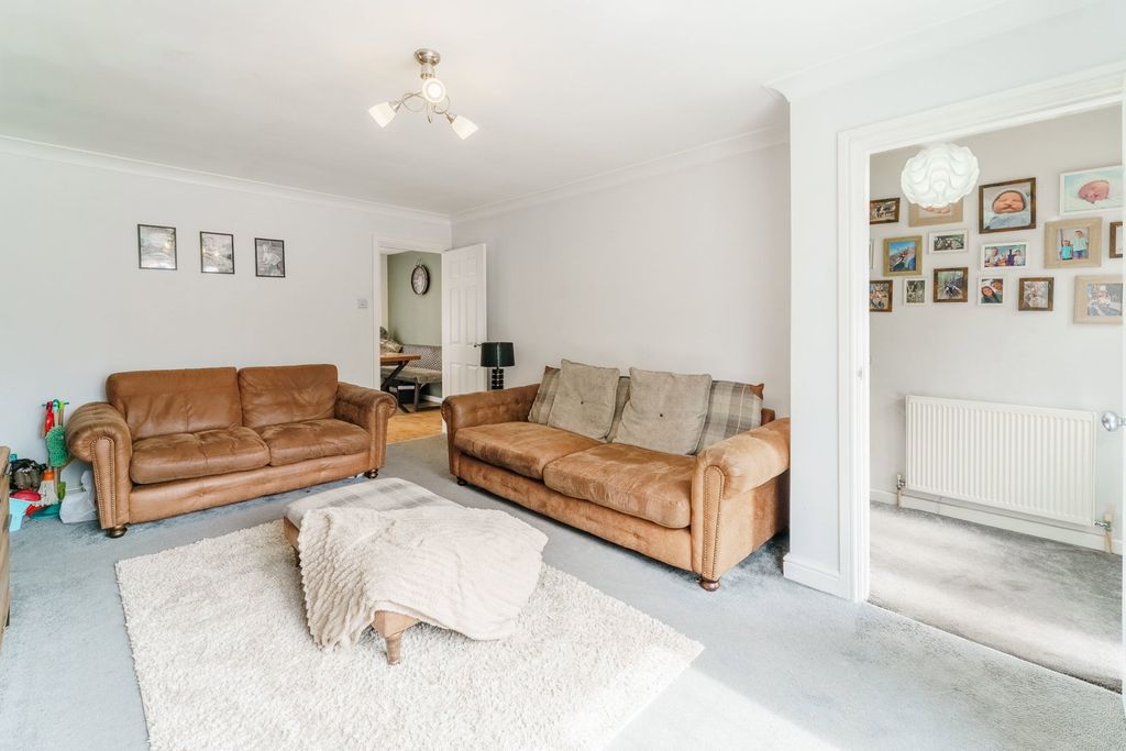 Property photo 2 of 19