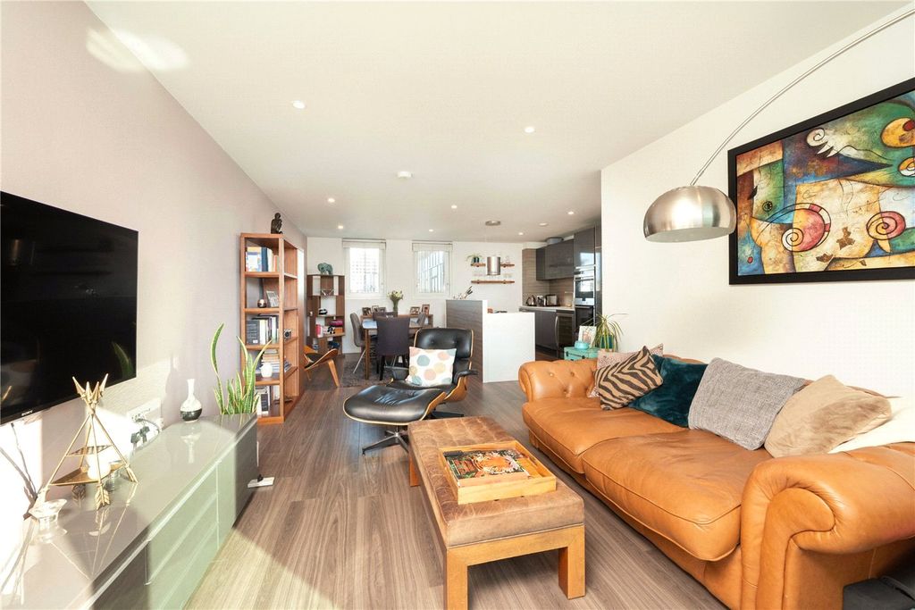 Property photo 3 of 9 Picture No. 14