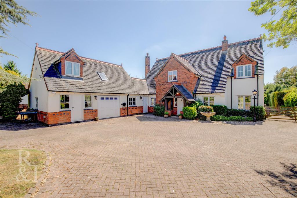 Property photo 1 of 42 Export-59.Jpg