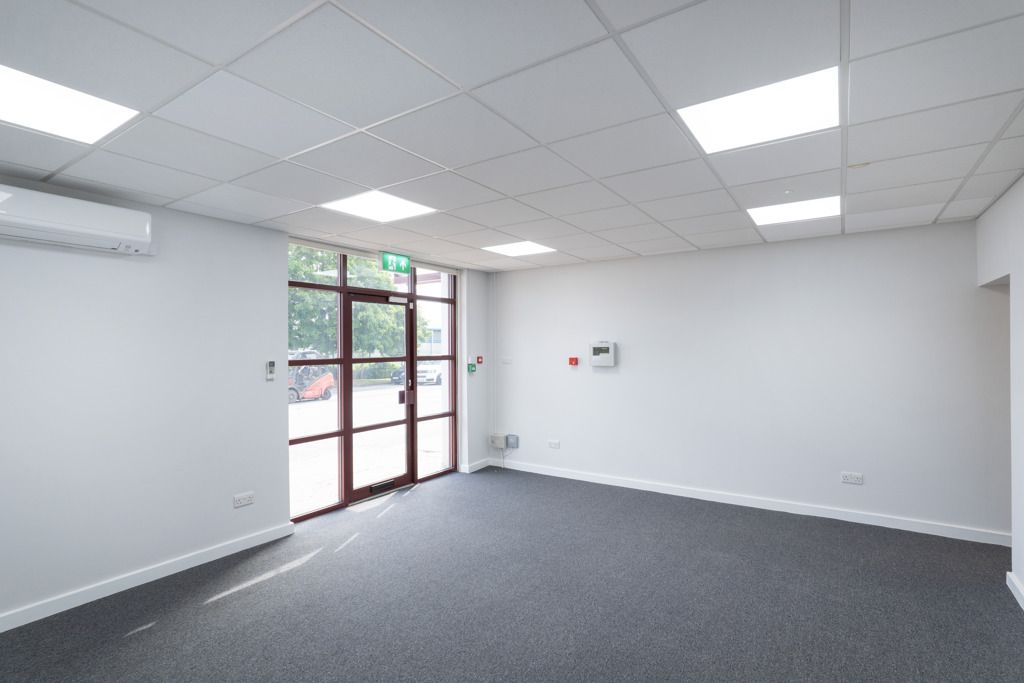 Property photo 3 of 9 Photo 8