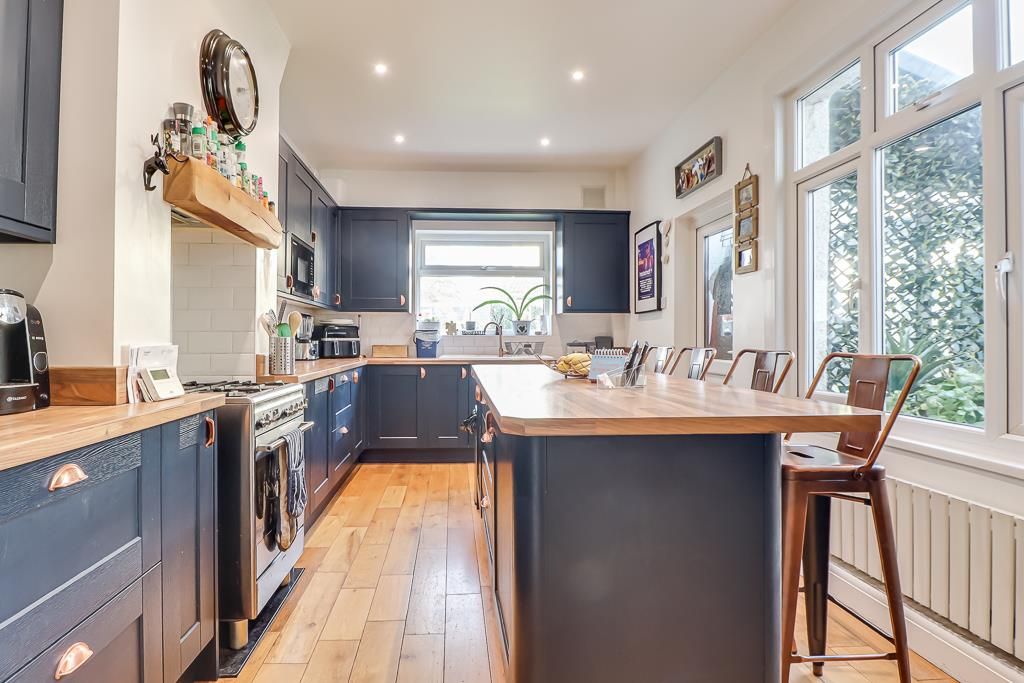 Property photo 2 of 25 Kitchen/Breakfast Room