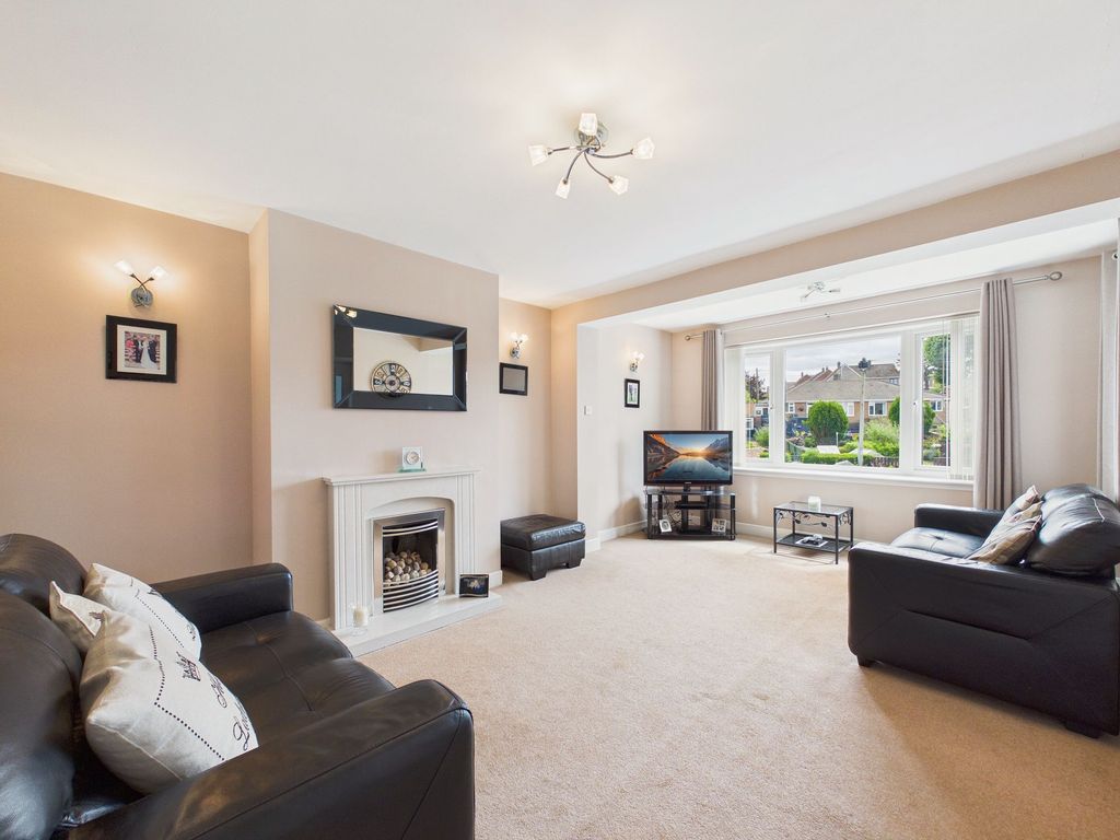 Property photo 2 of 14 Lounge