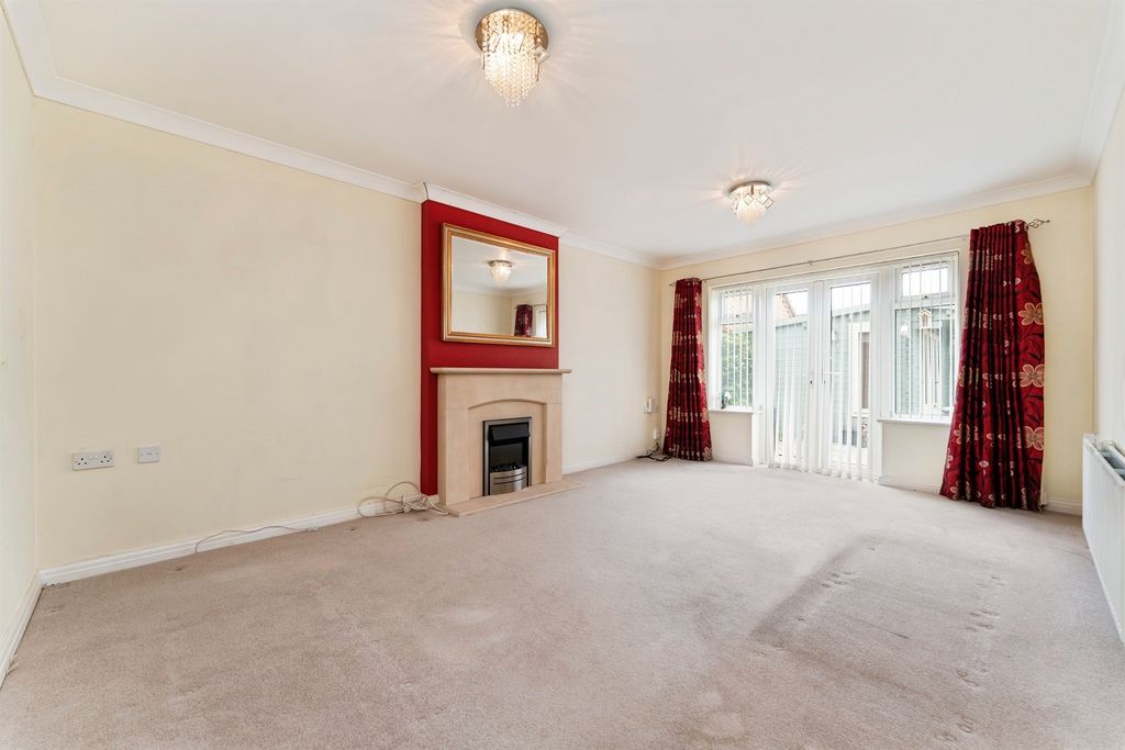 Property photo 3 of 17