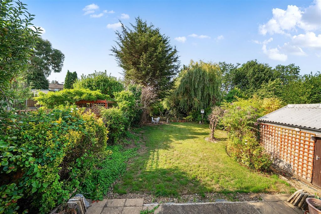 Property photo 3 of 19 Garden: