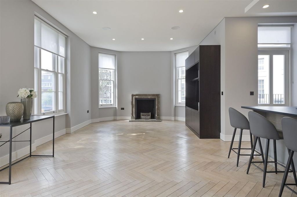 Property photo 1 of 14 2@94 Westbourne Pk Villas-2936.Jpg