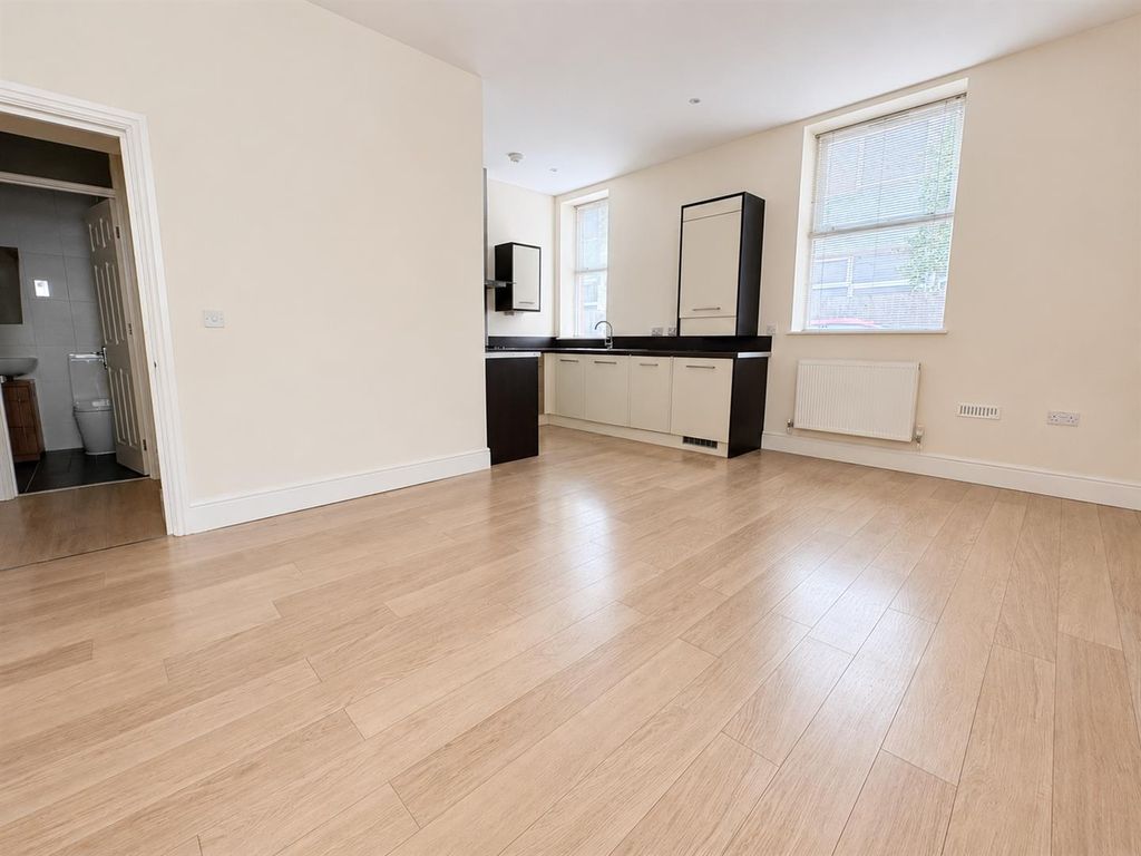 Property photo 2 of 9 9E7E1C66-85C5-443C-B7C7-Aa388B2266B0.Png