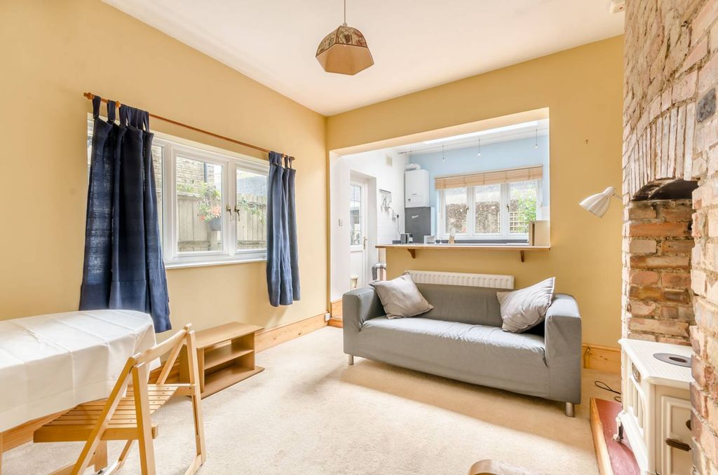 Property photo 1 of 8