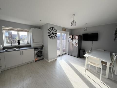 Property photo 3 of 13 Kitchen