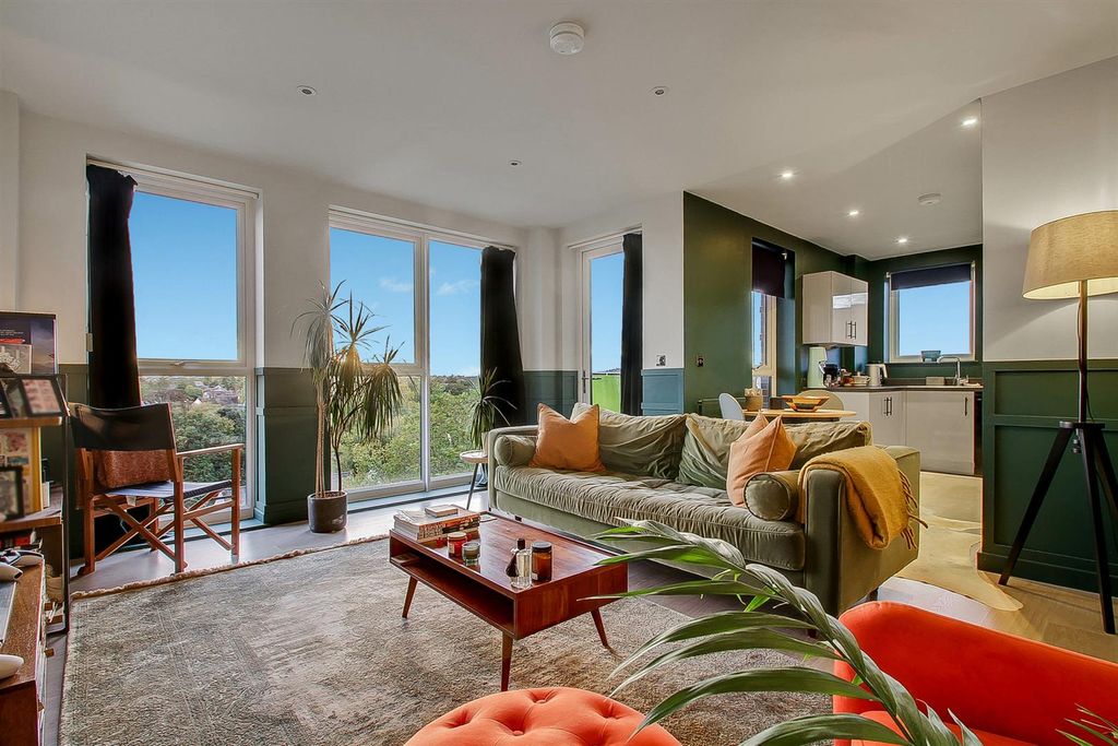 Property photo 1 of 10 Img_0323-Img_0325.Jpg