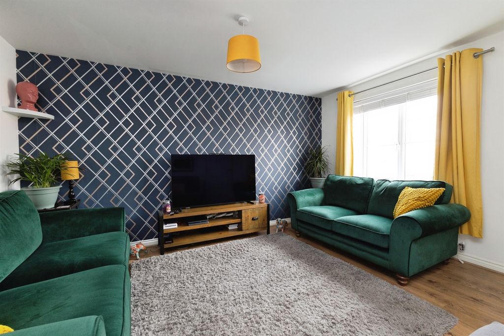 Property photo 2 of 16