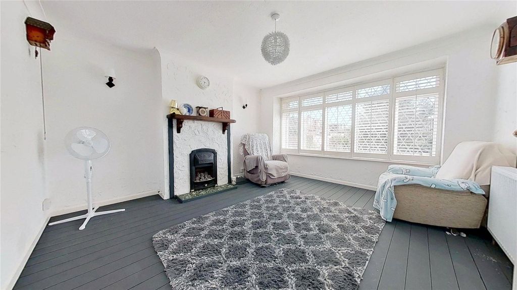 Property photo 2 of 11 Picture No. 15
