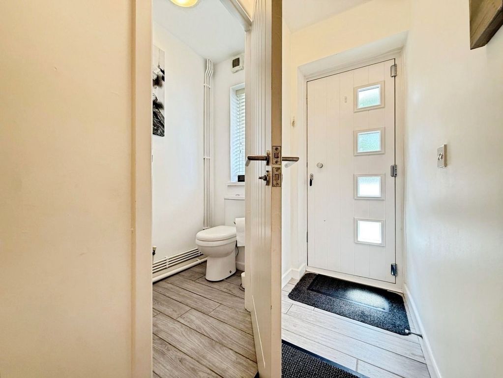 Property photo 3 of 36