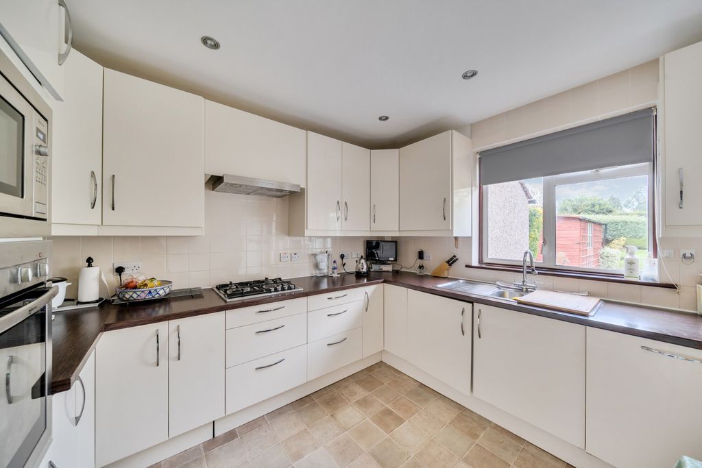 Property photo 3 of 22 1374445-14-690A11...