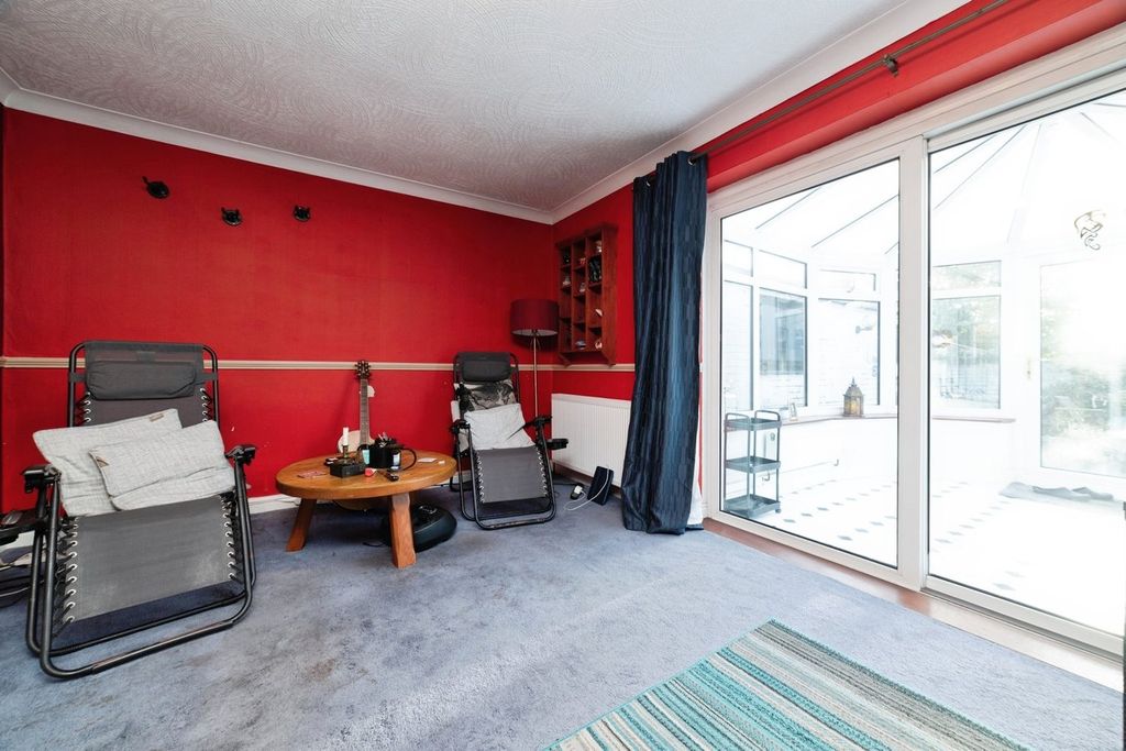 Property photo 3 of 18