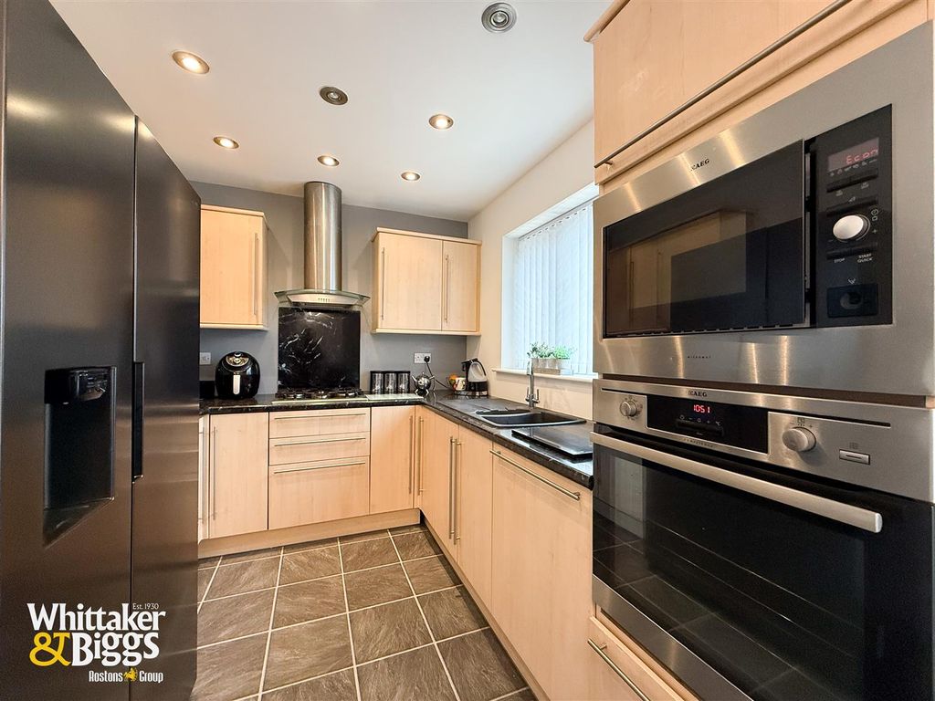 Property photo 3 of 31 20251009_141031374_Ios.Jpg