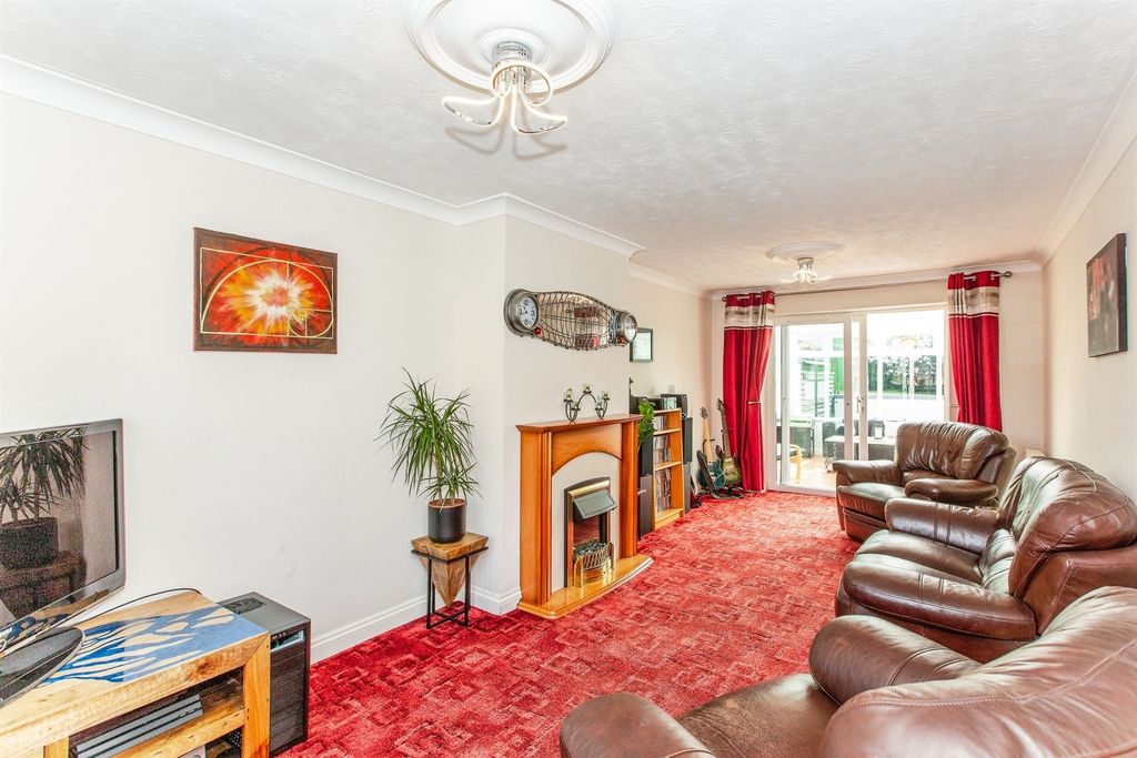 Property photo 3 of 19
