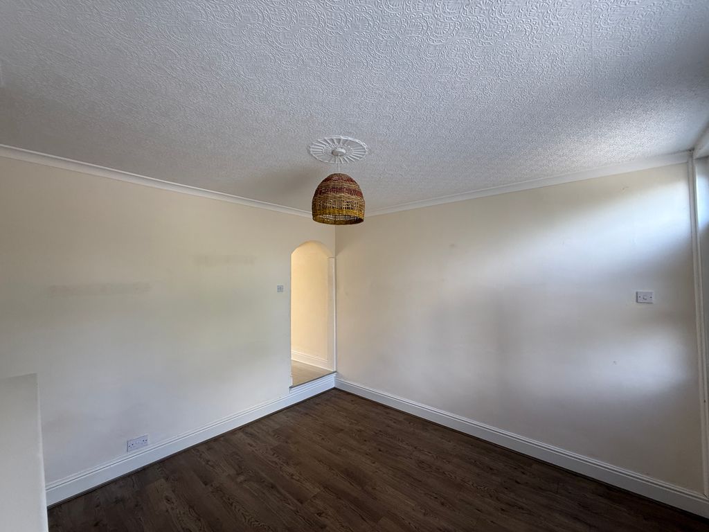 Property photo 3 of 25