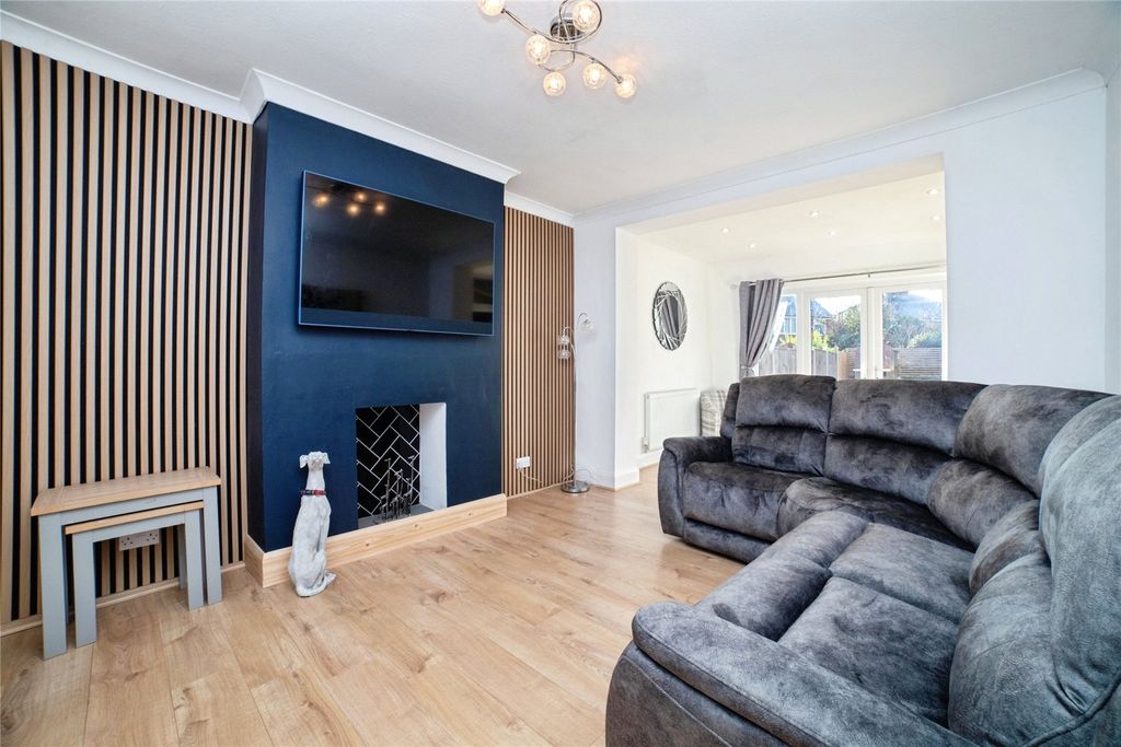 Property photo 2 of 30 Lounge