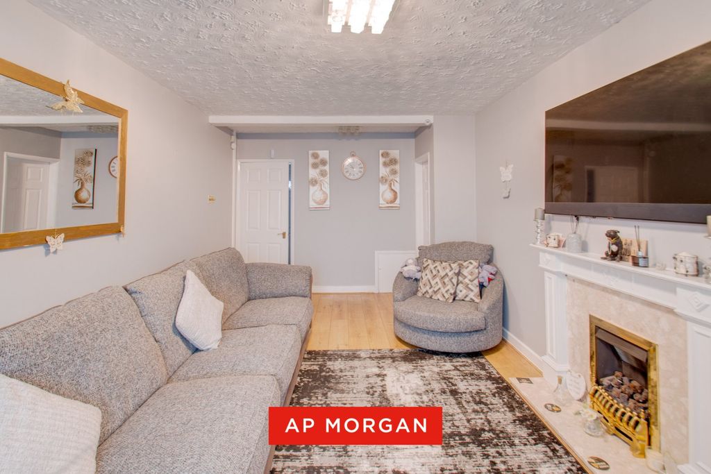 Property photo 3 of 20 Picture No. 12