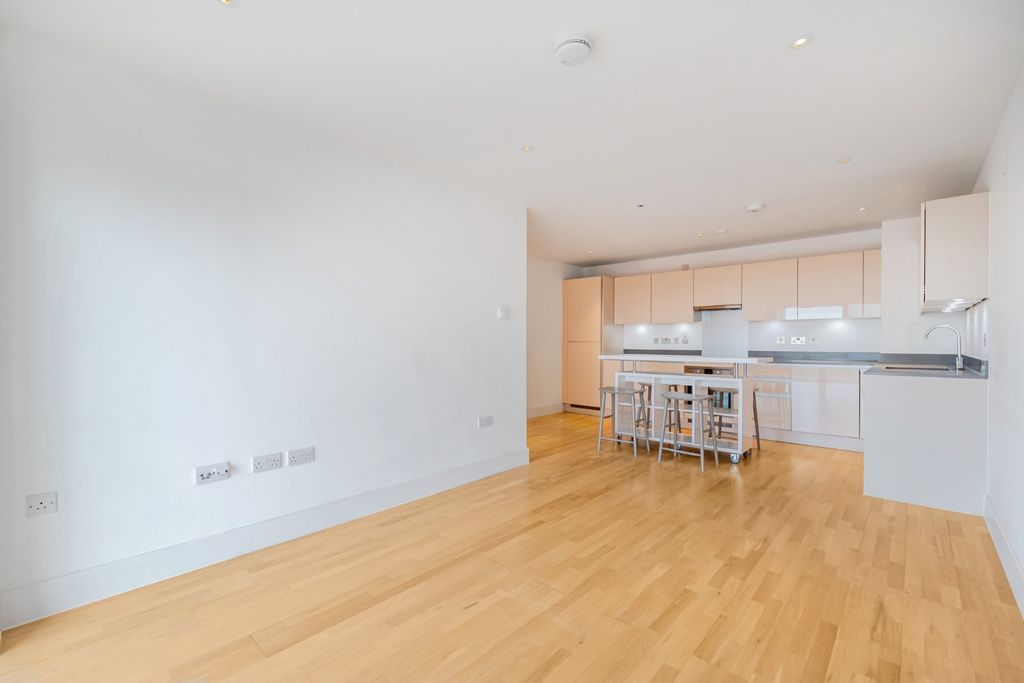 Property photo 2 of 7 Picture No. 11