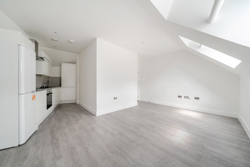 Property photo 2 of 10 1483280-4-6A3A6B5...