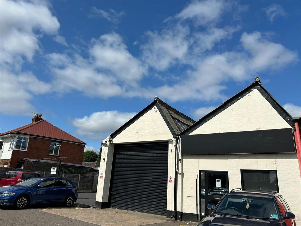 Property photo 1 of 8 4.Jpg