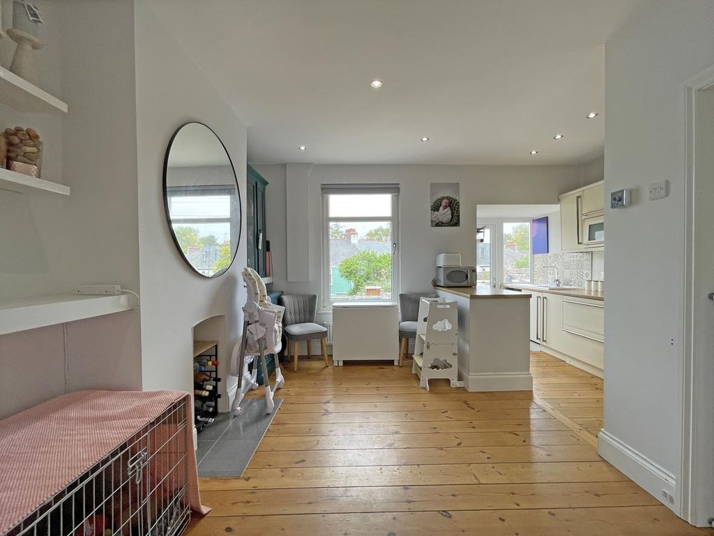 Property photo 3 of 19 Lydford Park Road 24 - Dining Area Front.Jpg