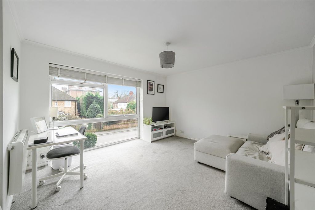 Property photo 3 of 13 1423851-16-69Ae9896401Bb.Jpg