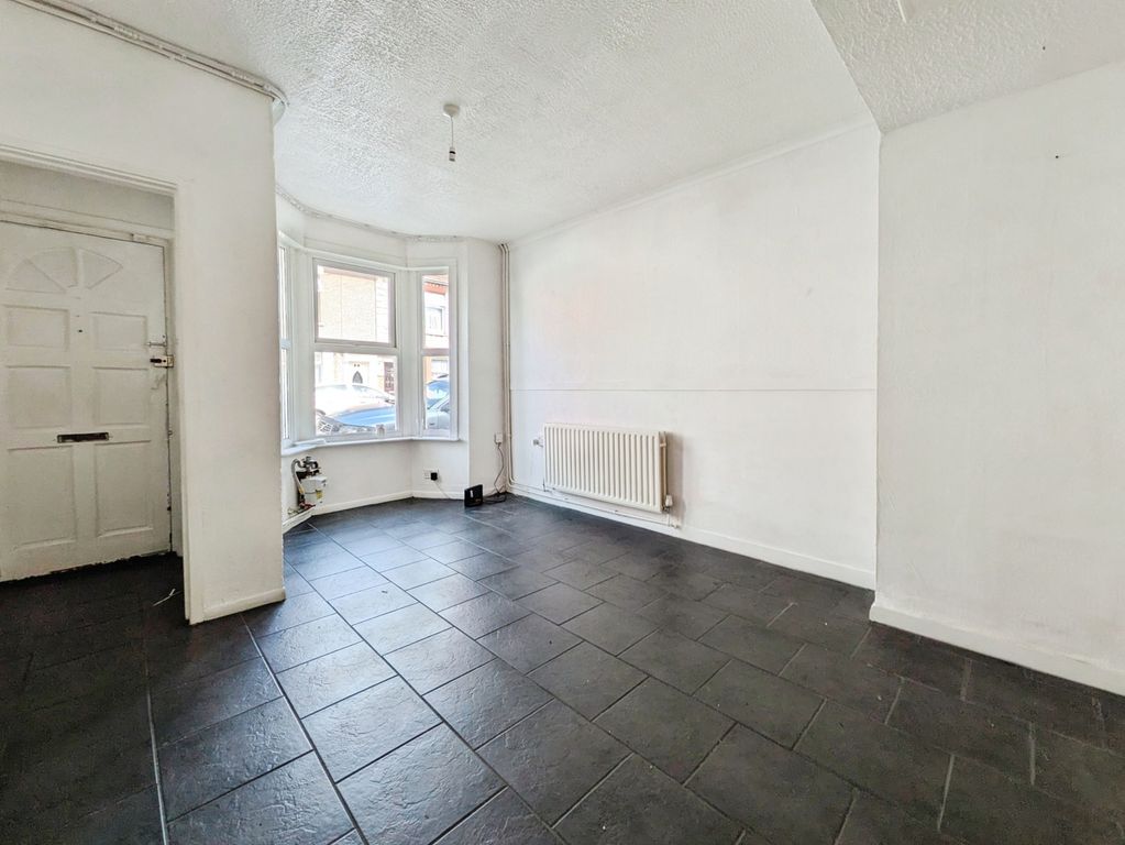 Property photo 2 of 10 Pbox-Img.Jpg