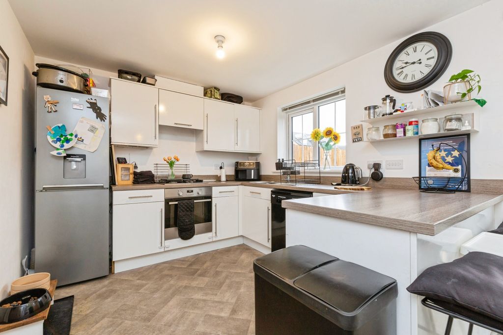 Property photo 3 of 20 Kitchen/Diner